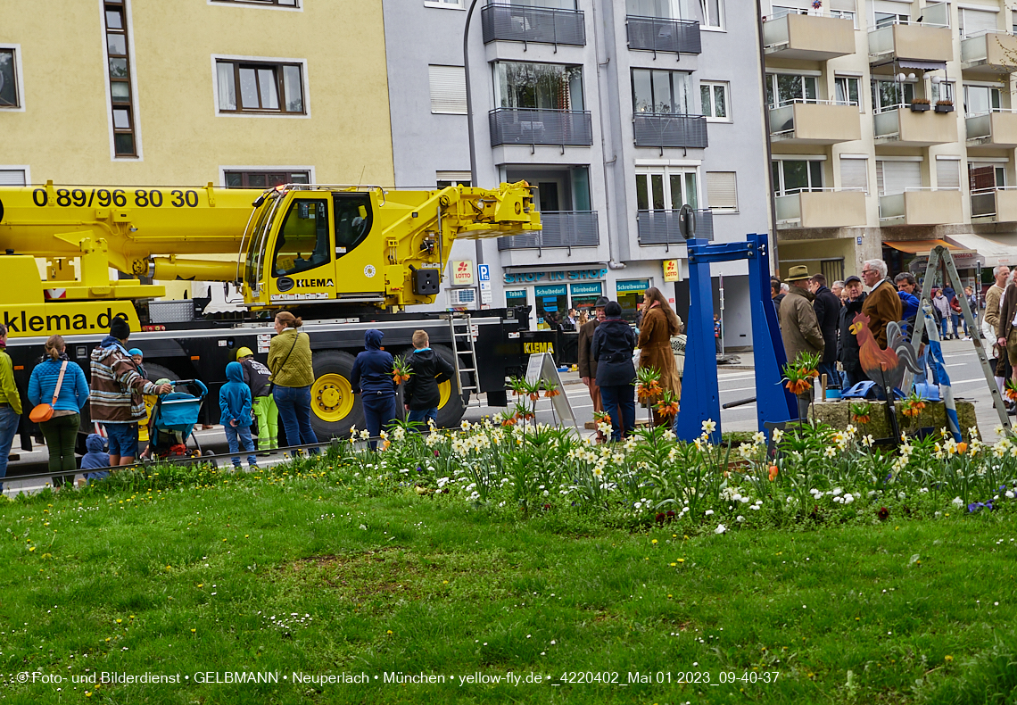 01.05.2023 - Maibaumaufstellung in Berg am Laim